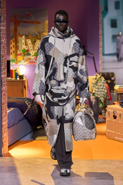 Look 22